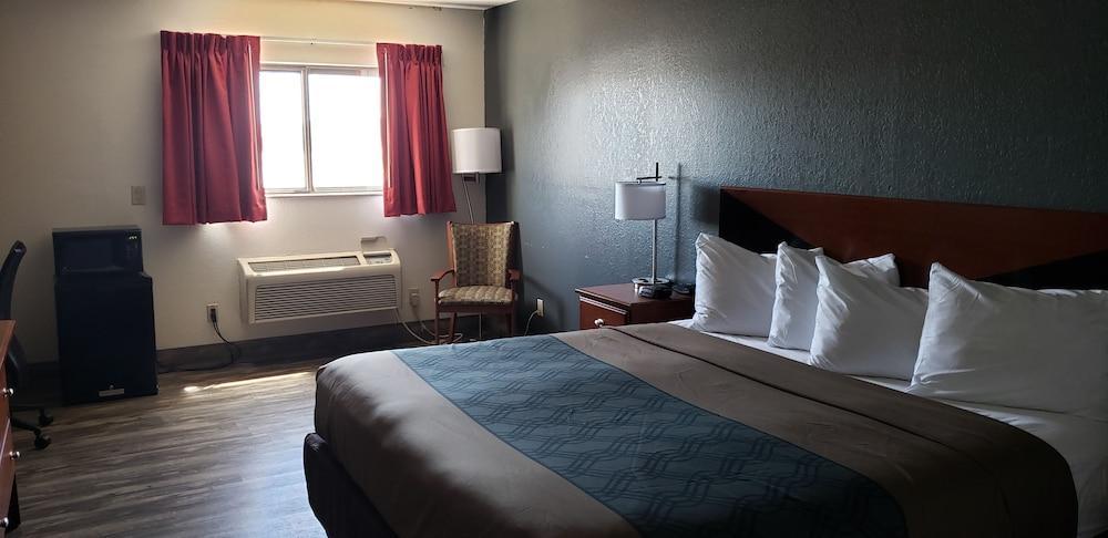 Econo Lodge Cedar Rapids Buitenkant foto