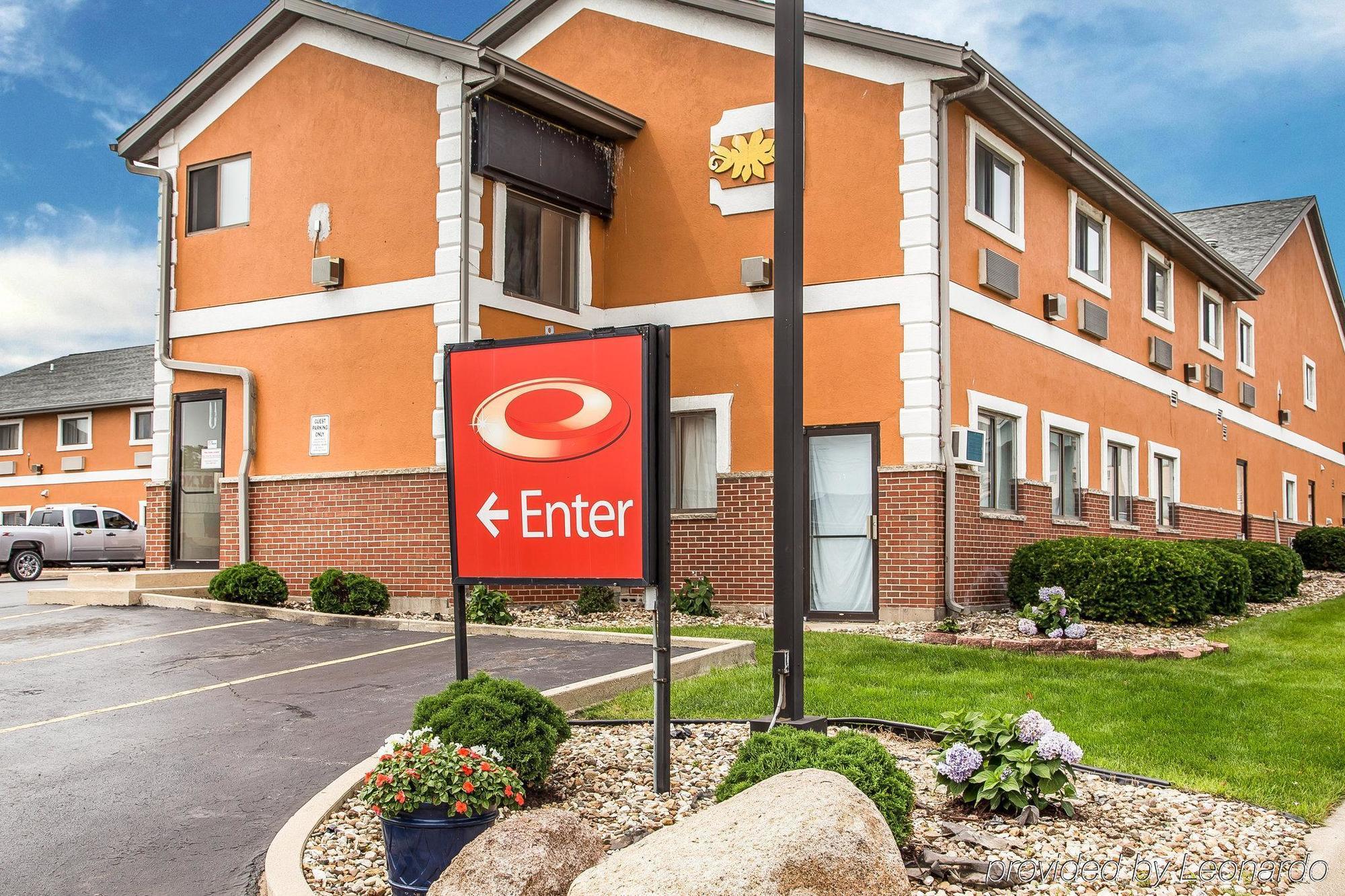 Econo Lodge Cedar Rapids Buitenkant foto