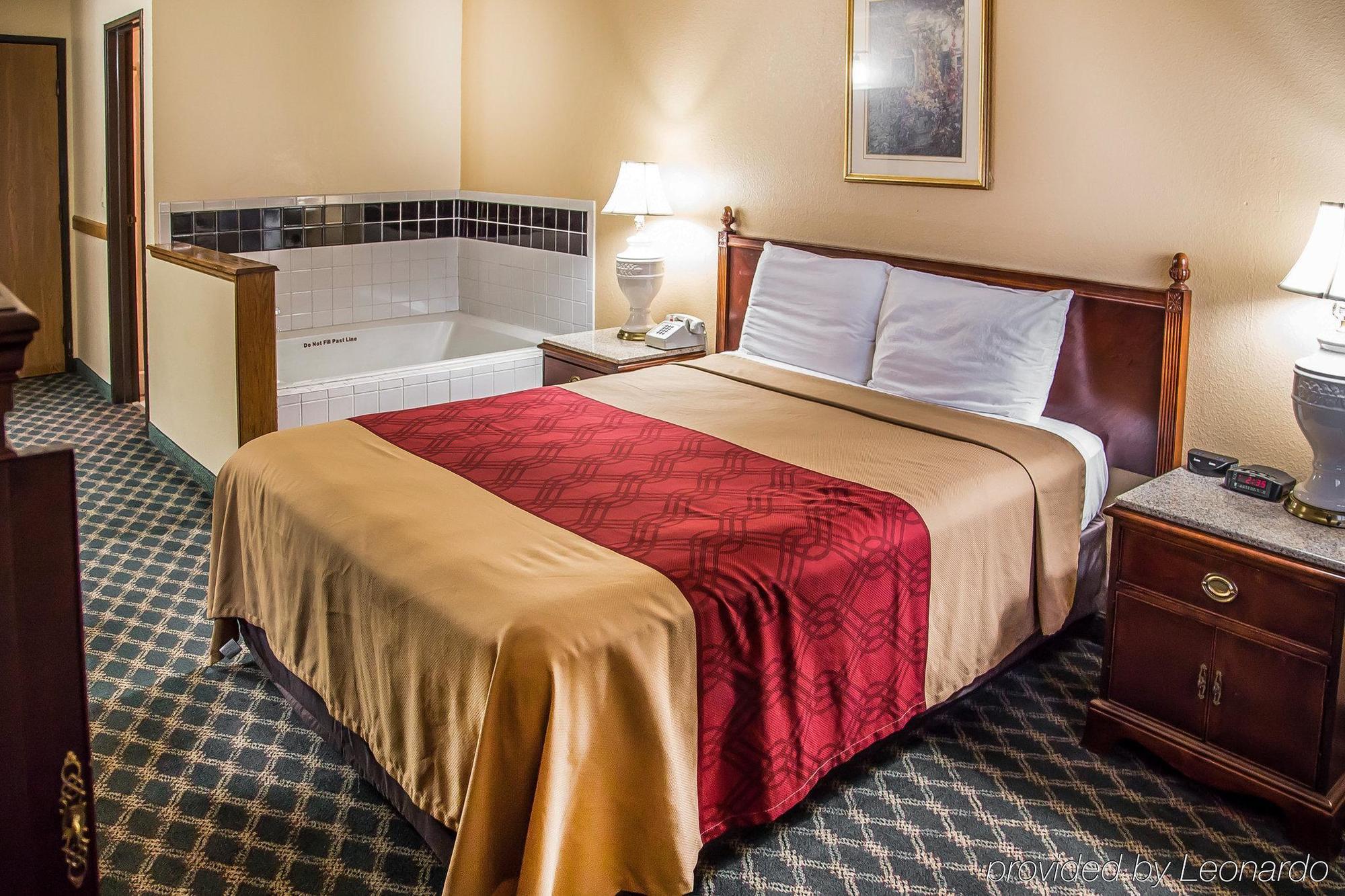 Econo Lodge Cedar Rapids Buitenkant foto