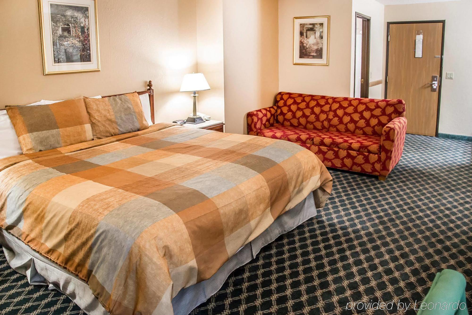 Econo Lodge Cedar Rapids Buitenkant foto